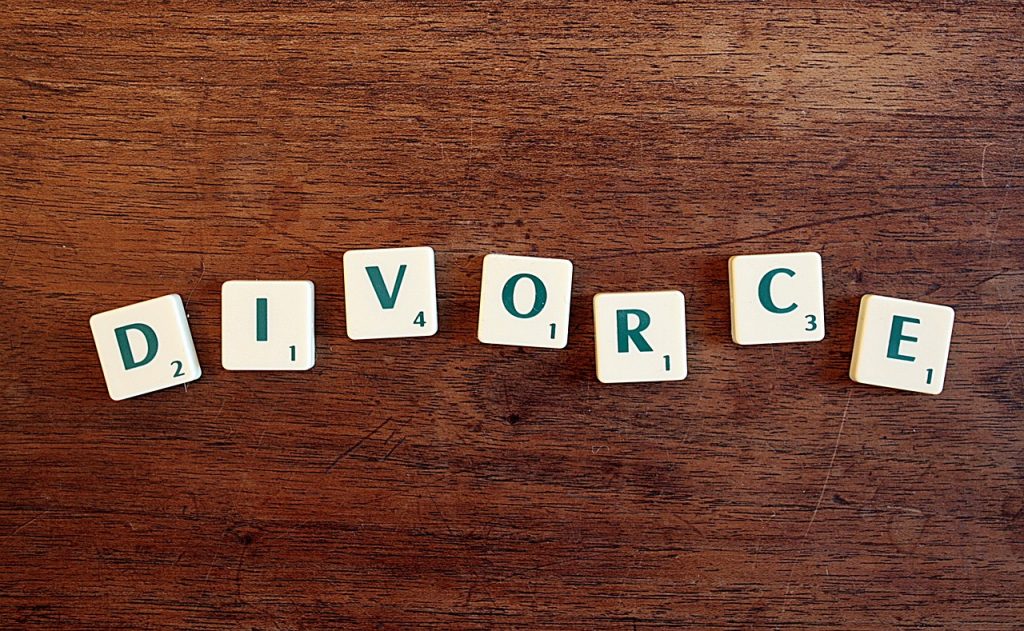divorce-gd7b9ffbc3_1280-1024x631 À Propos